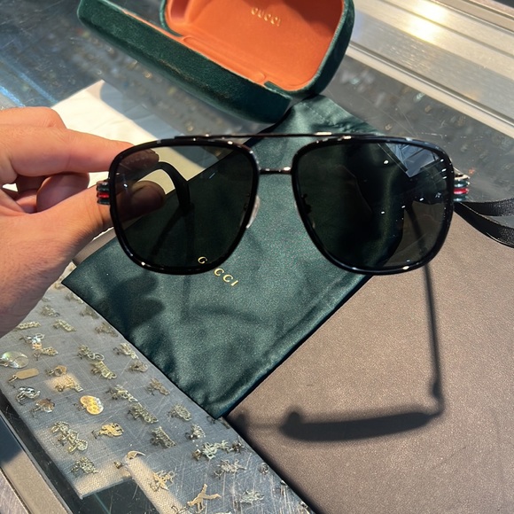 Gucci glasses new model dad bought them and just doesn’t like the way they fit - Picture 9 of 11